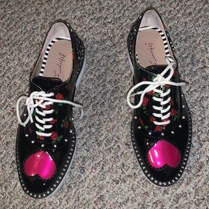 BETSEY JOHNSON SNEAKER/PLATFORM